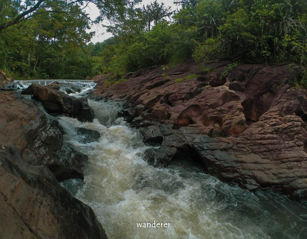 Downstream through rocks in Algama waterfall